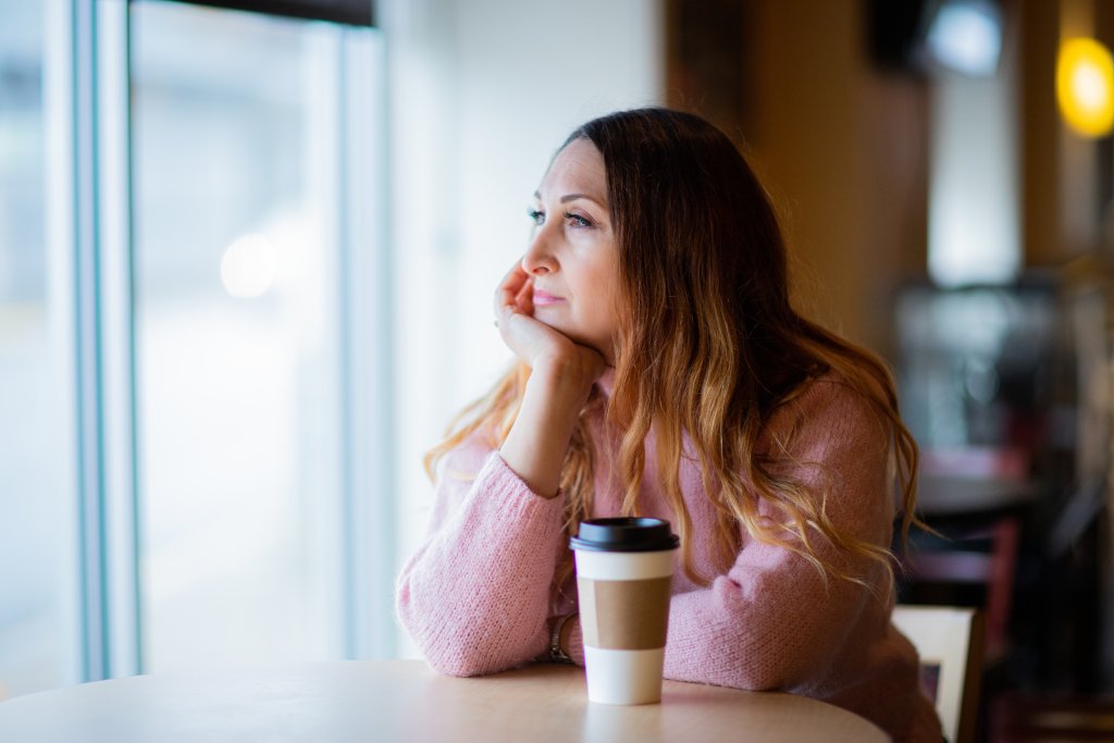 woman in a coffee shop